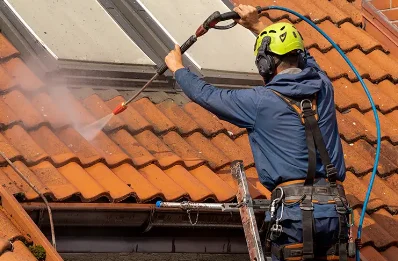 Démoussage et hydrofuge de toiture à Harly